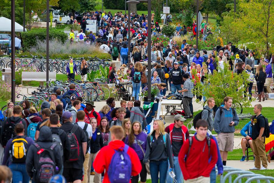 Student organization fair on campus